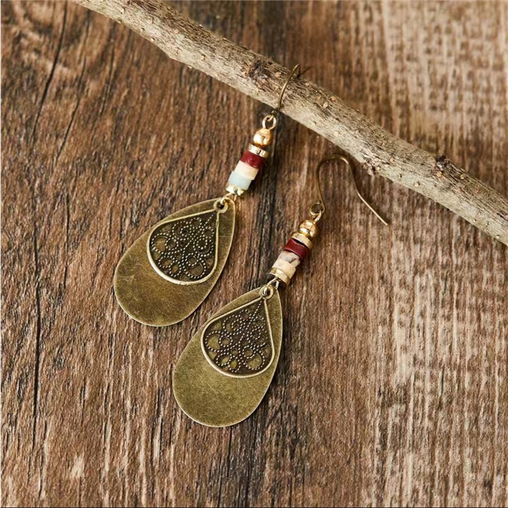 1pair Bohemian Vintage Style Flower Carved Drop Earrings‎
